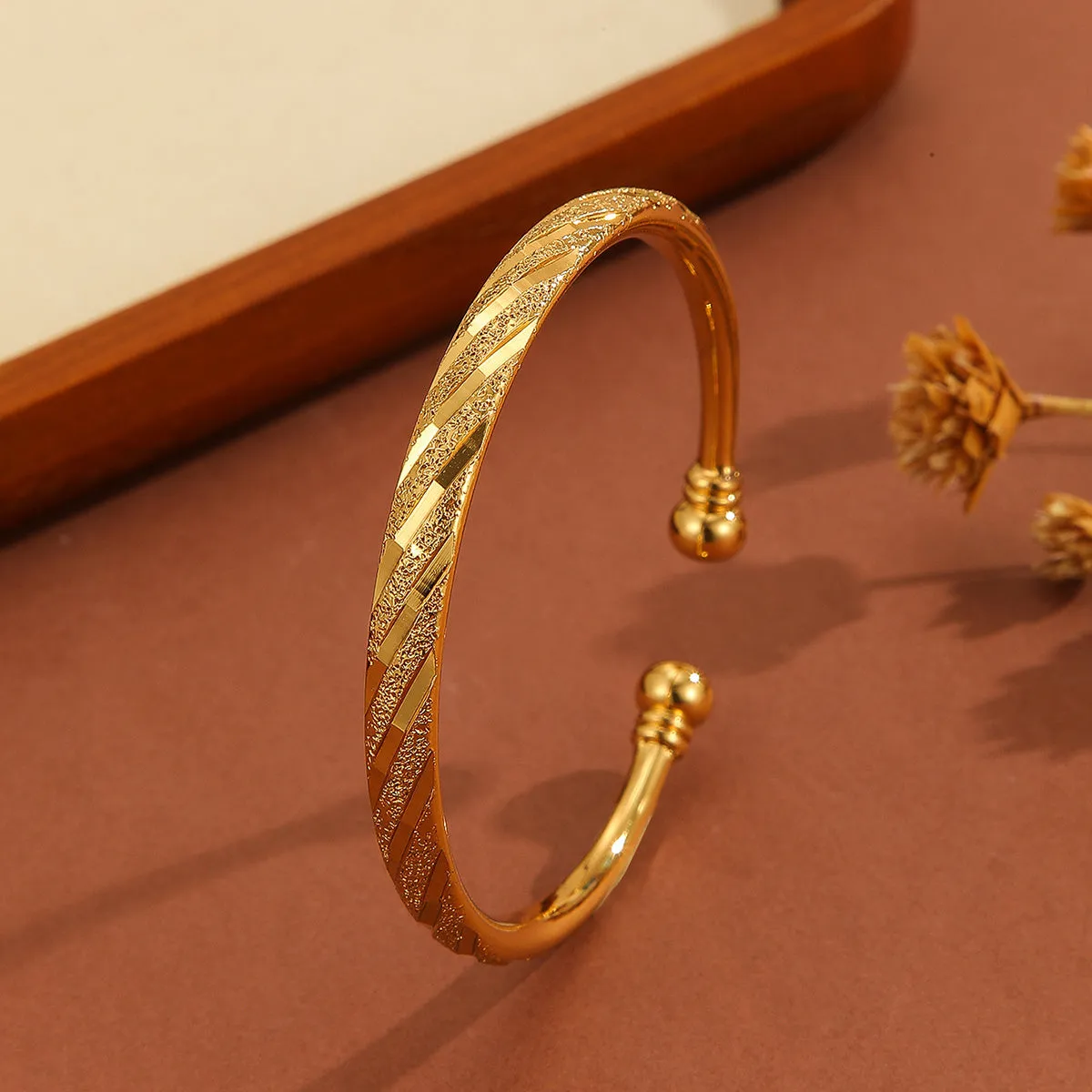 18K Subtle Gold Patterned Bracelet Cuff