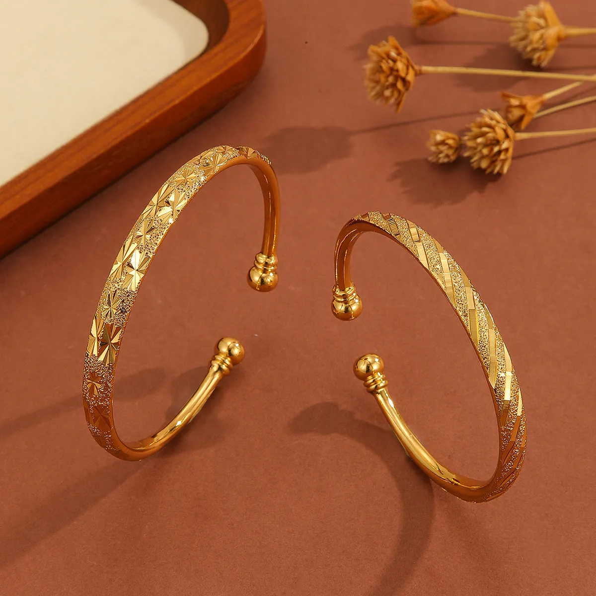 18K Subtle Gold Patterned Bracelet Cuff