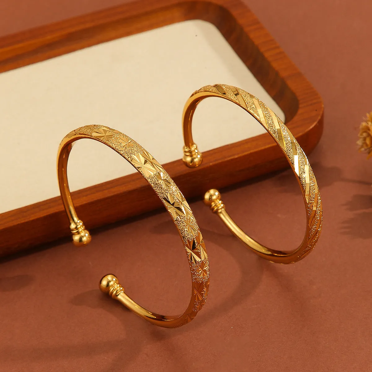 18K Subtle Gold Patterned Bracelet Cuff