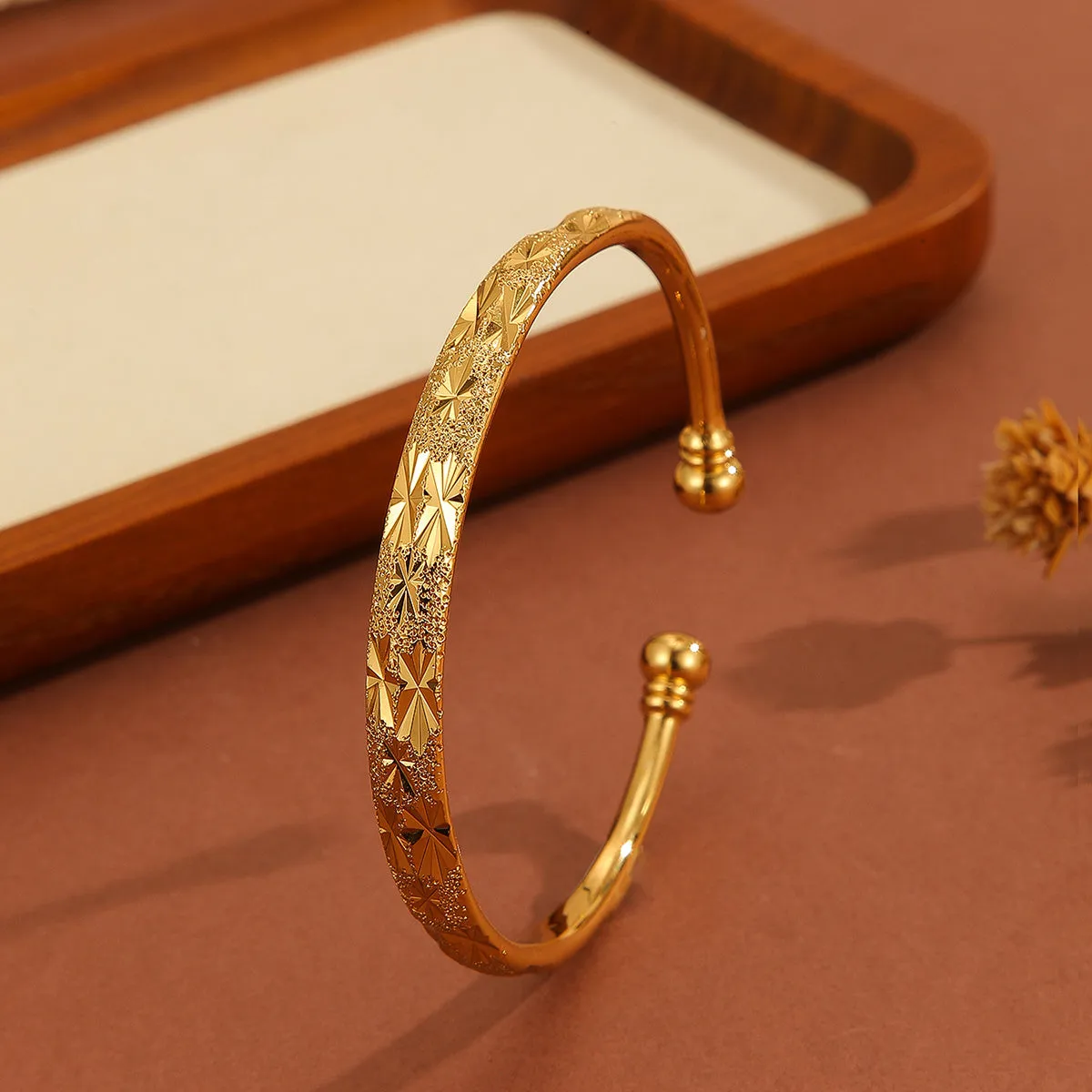 18K Subtle Gold Patterned Bracelet Cuff