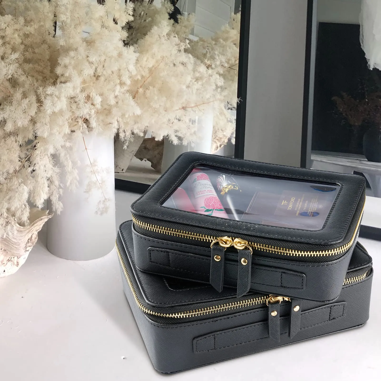 Aveniee Clear Makeup Bag Organizer, Portable Travel Toiletry Cosmetic Bag Case for Women, Heavy Duty Clear Pouch with zipper with Transparent Vinyl Windows & Gold Zippers(Black)