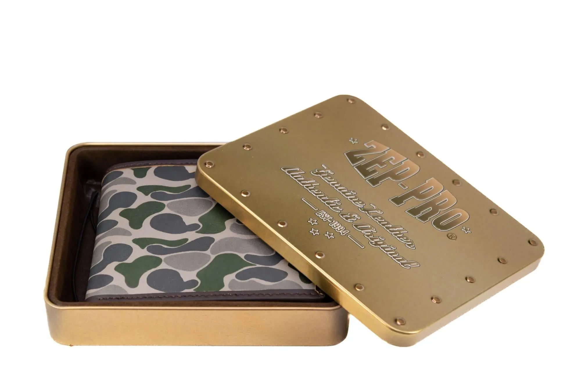 Bass Men's Bifold Old School Camo Leather Wallet.