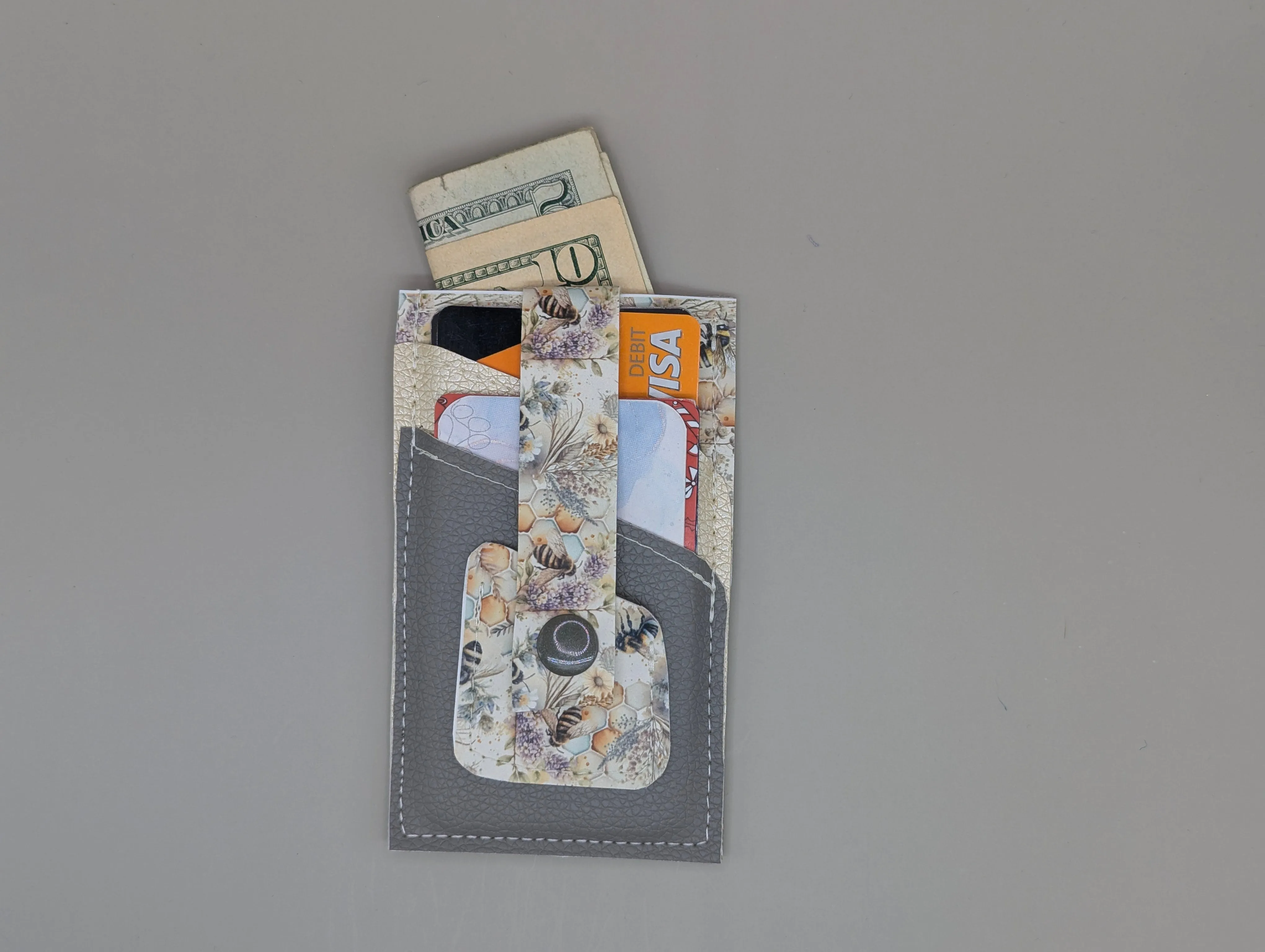 Card wallet /w coin pocket- Pastel Bees