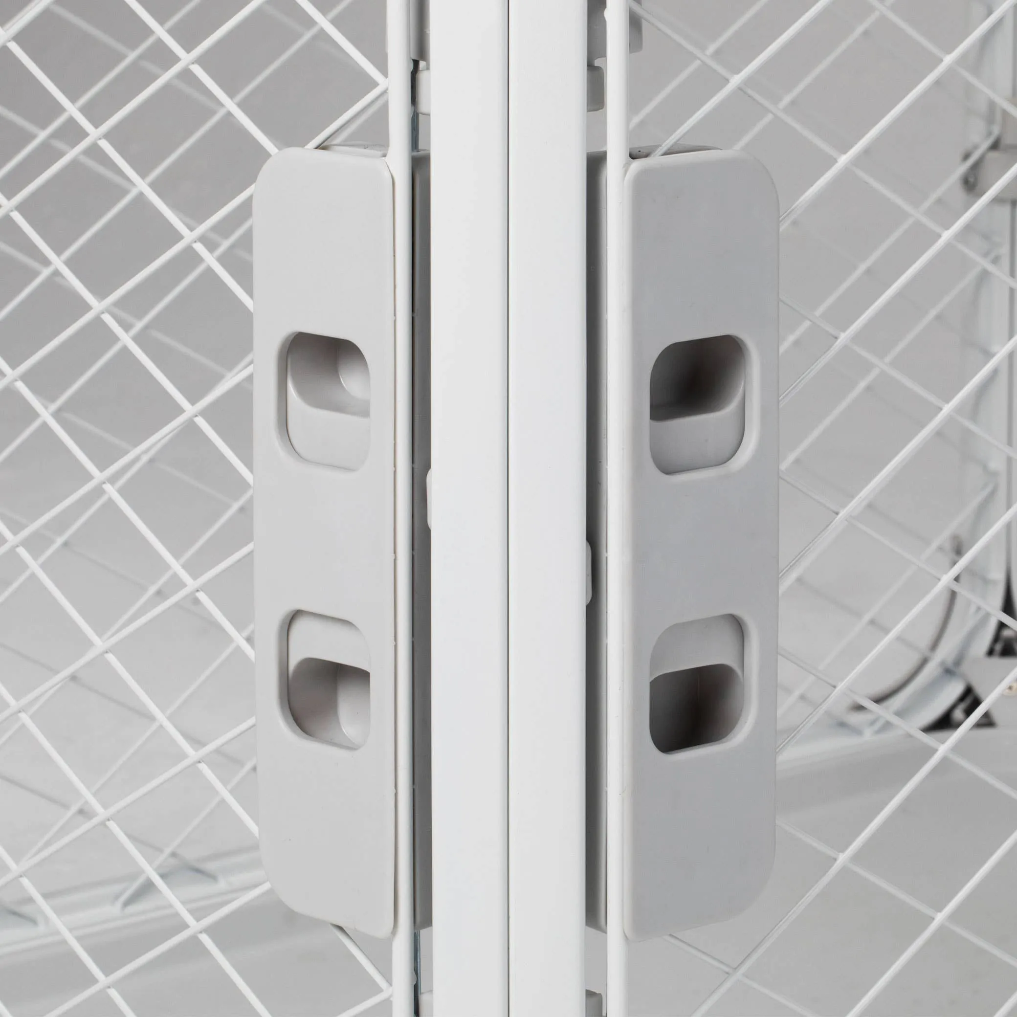 Diggs - Evolv Dog Crate