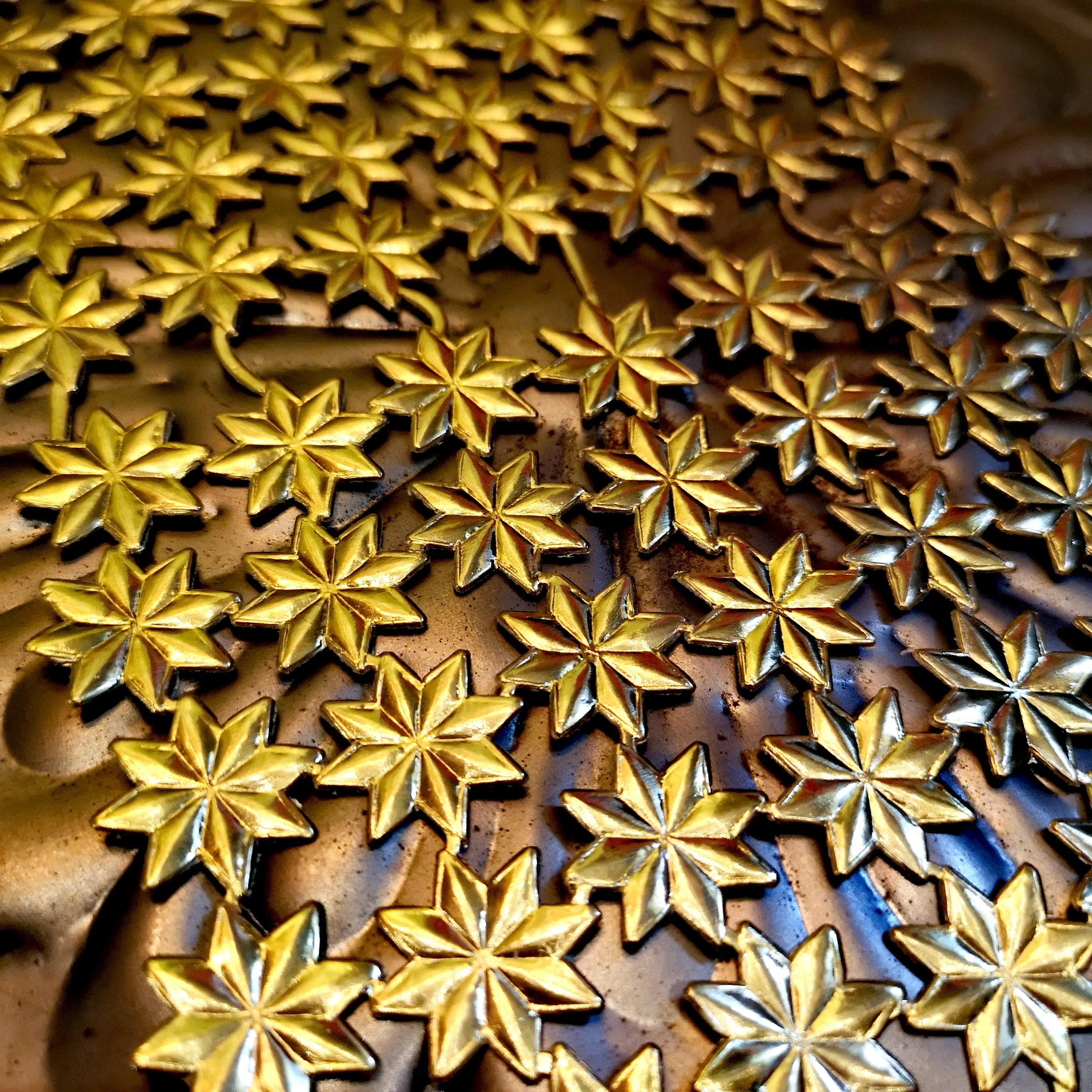 Embossed card motifs in sheets