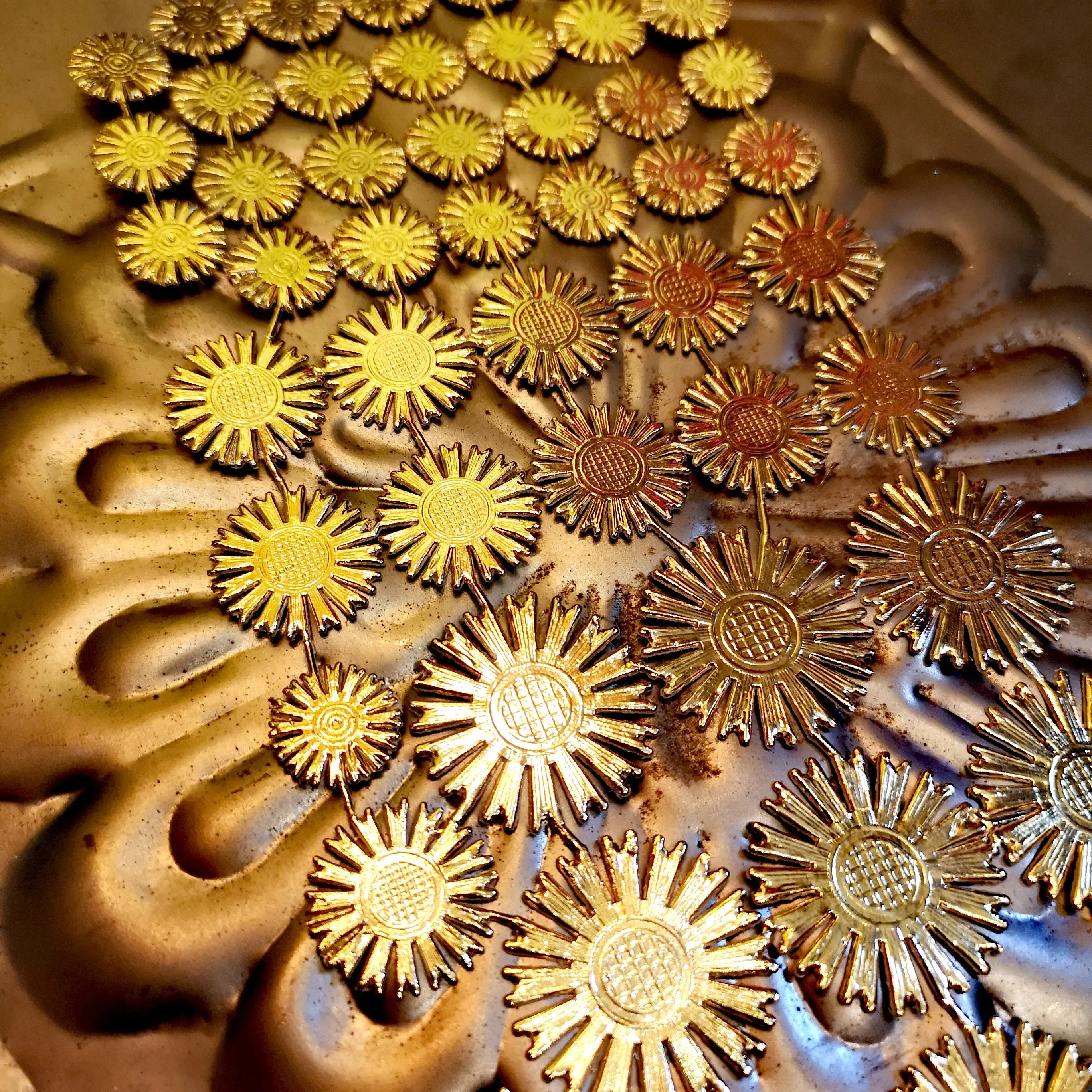 Embossed card motifs in sheets