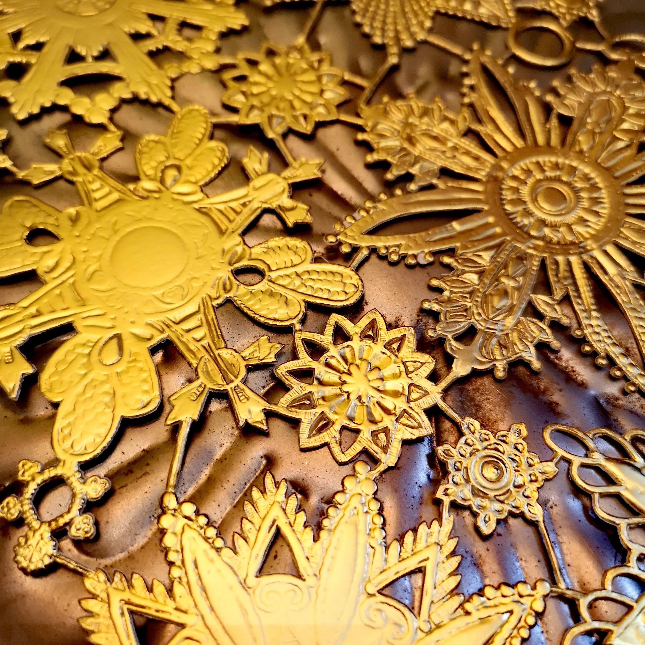 Embossed card motifs in sheets