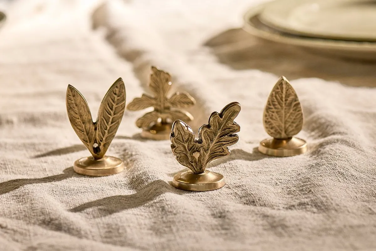 Leaf Brass Place Card Holders (Set of 4)