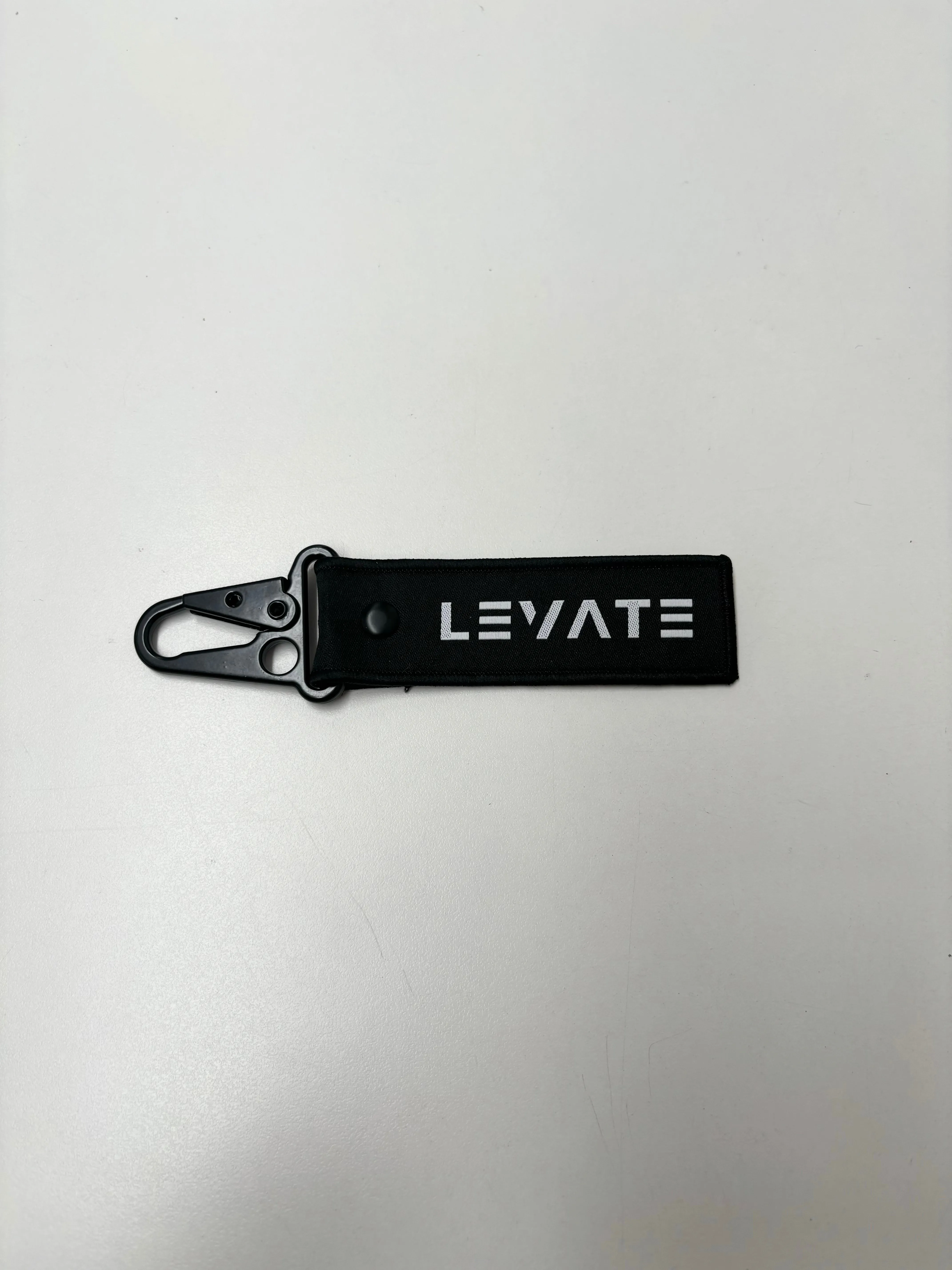 LEVATE KEYCHAIN - BLACK