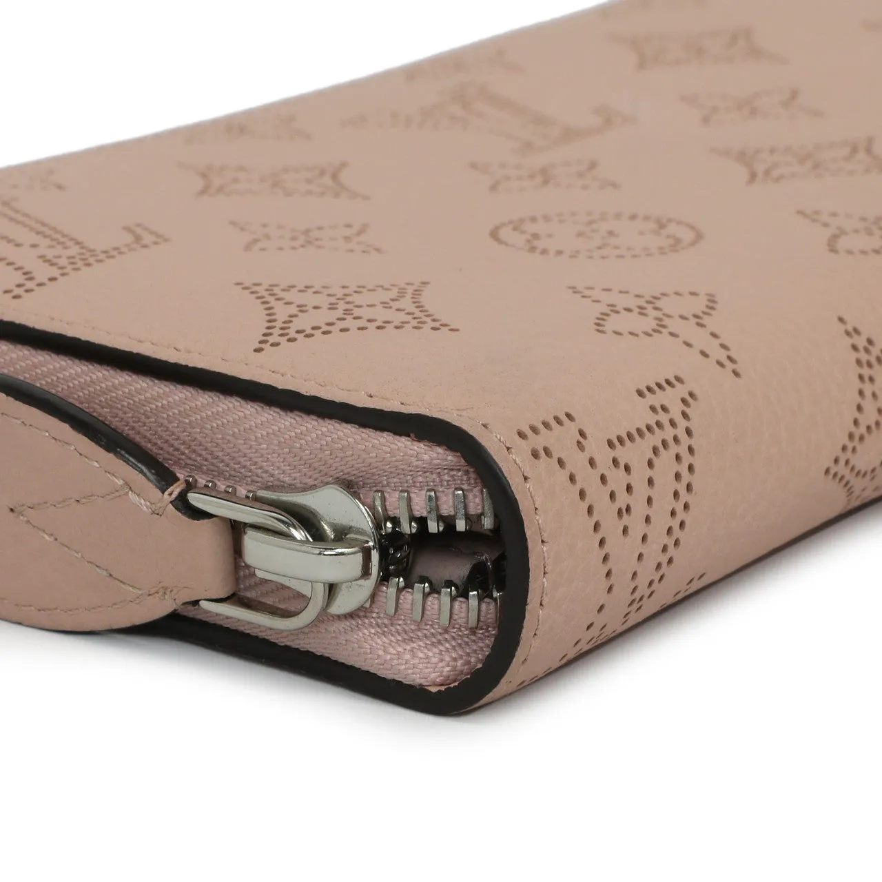 Louis Vuitton Magnolia Mahina Zippy Wallet