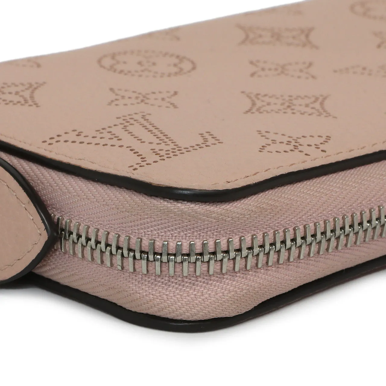 Louis Vuitton Magnolia Mahina Zippy Wallet