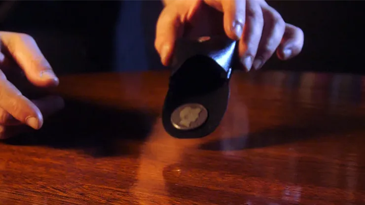 Marchand de Trucs Presents The Fooler (Black) by Eric Roumestan
