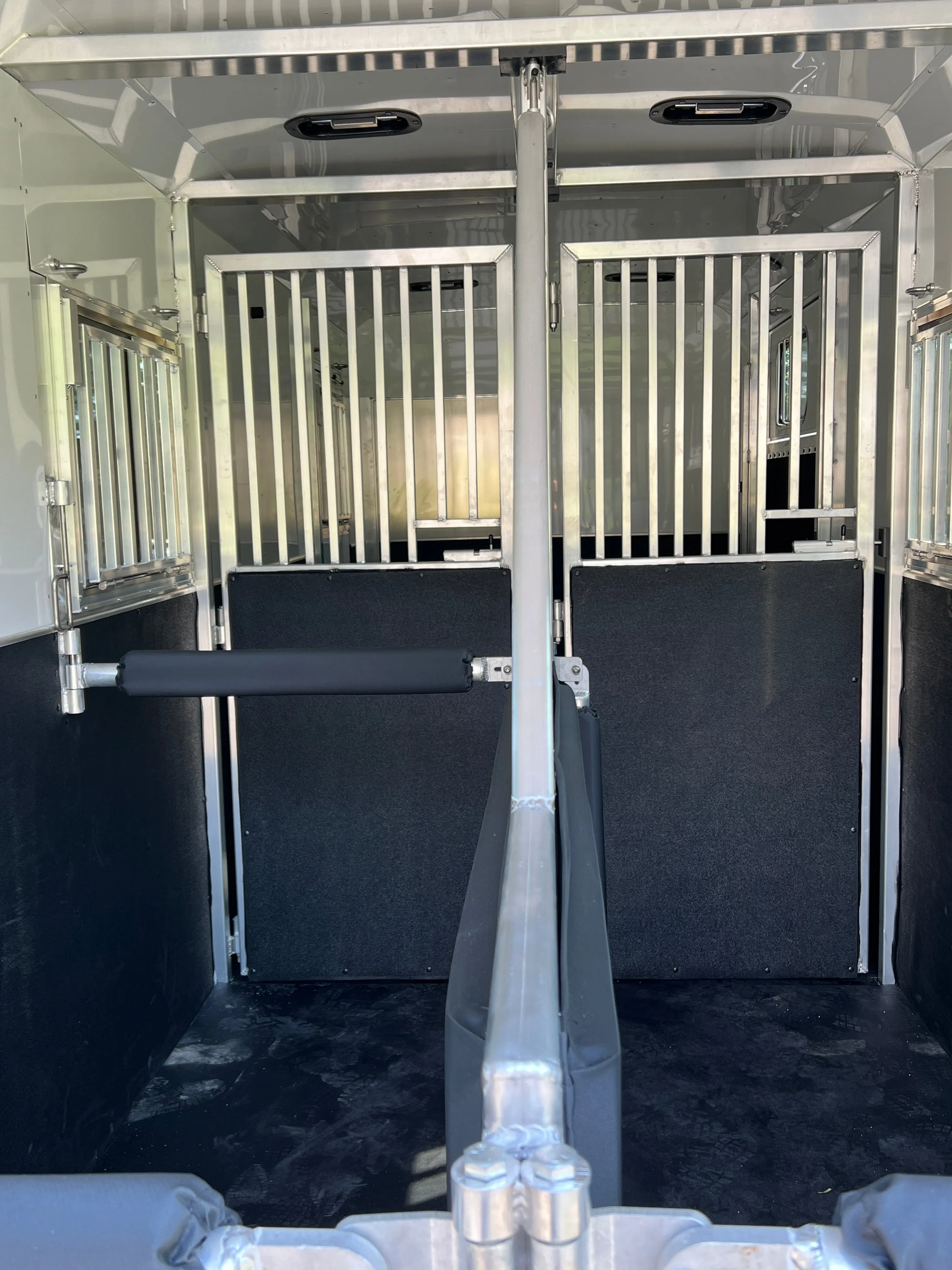 New 2025 Adam Pro-Classic Model GS152 (2 1) All Aluminum Gooseneck Straight Load Trailer with Dressing Room
