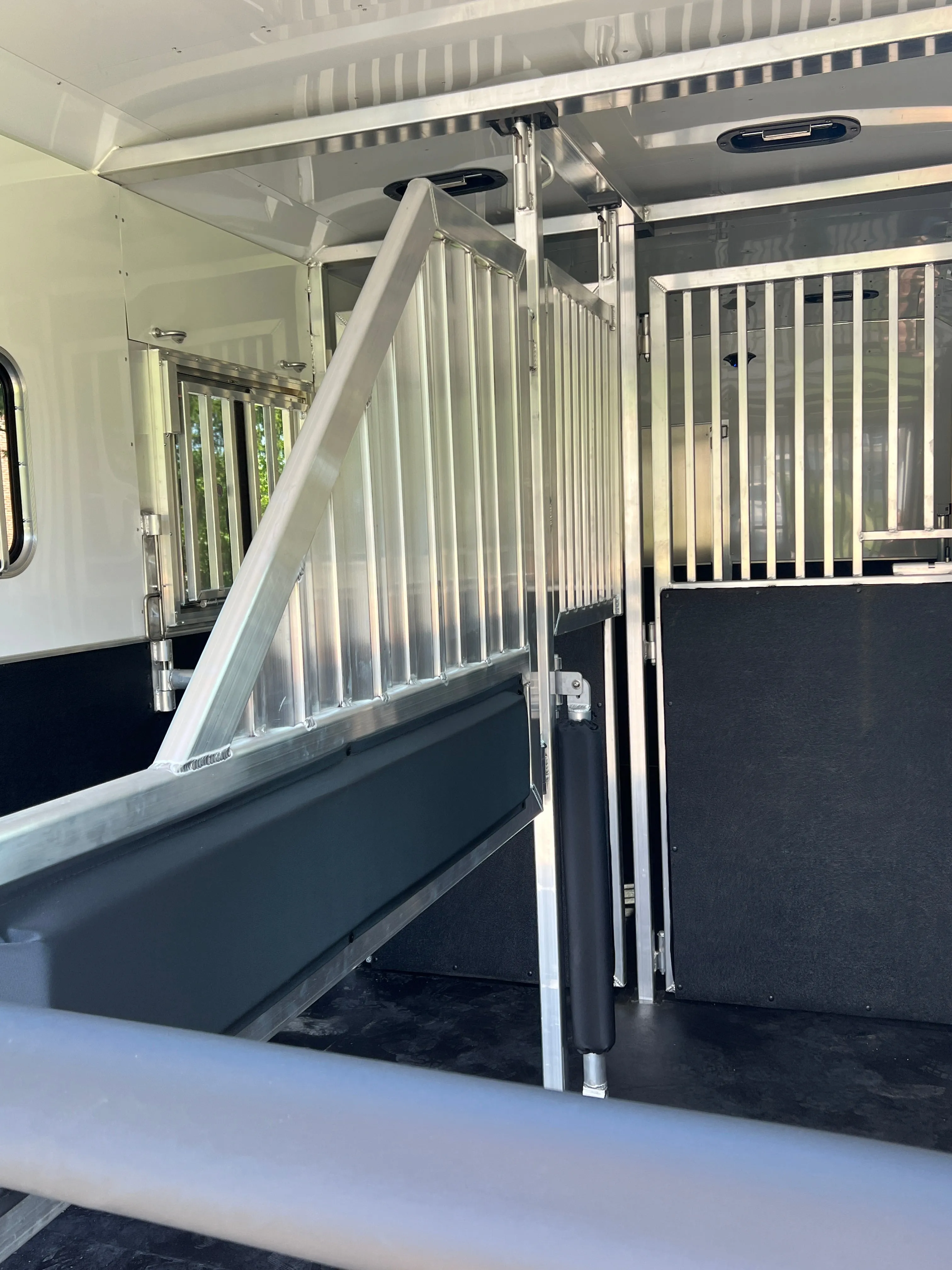 New 2025 Adam Pro-Classic Model GS152 (2 1) All Aluminum Gooseneck Straight Load Trailer with Dressing Room