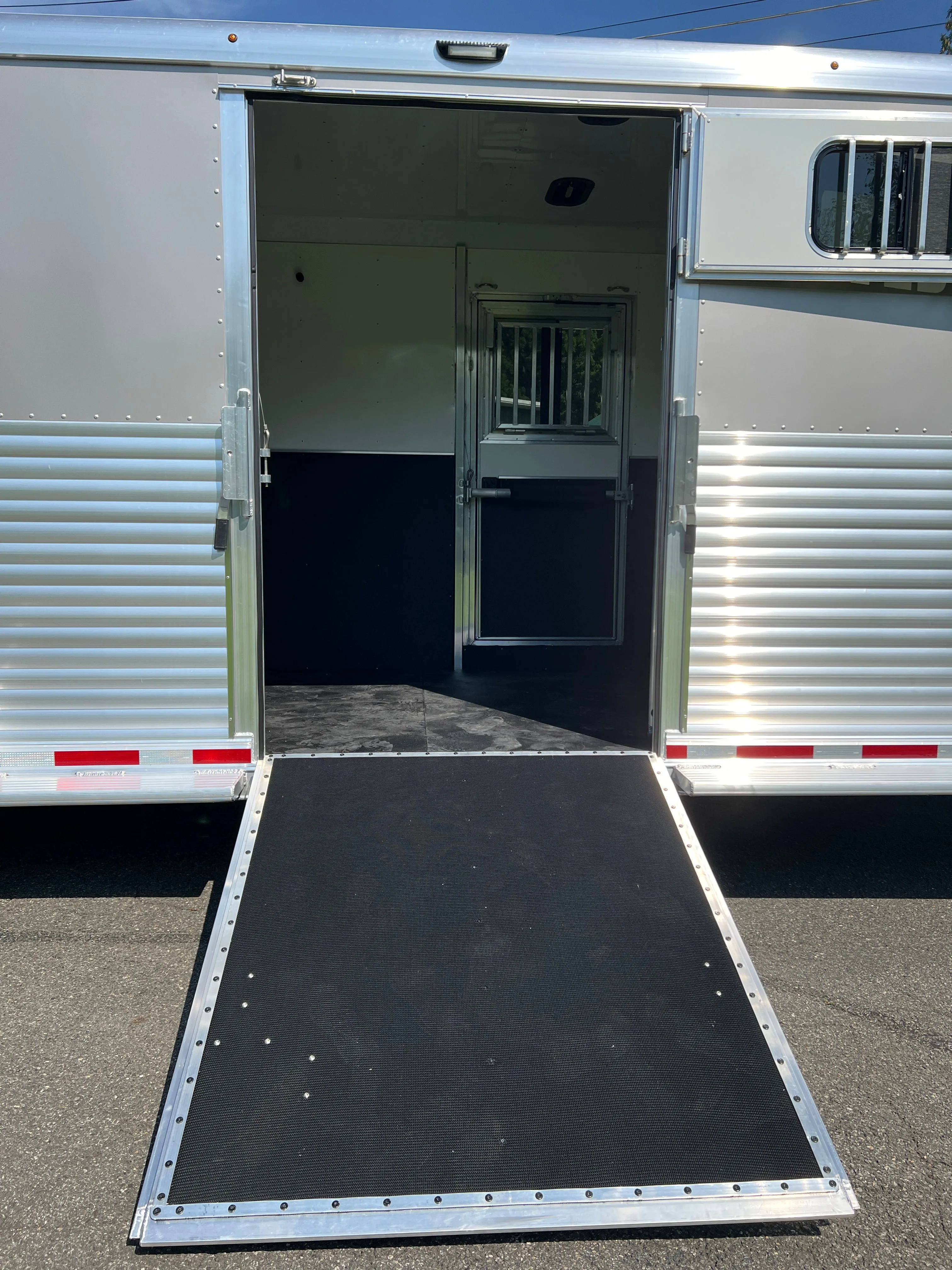 New 2025 Adam Pro-Classic Model GS152 (2 1) All Aluminum Gooseneck Straight Load Trailer with Dressing Room