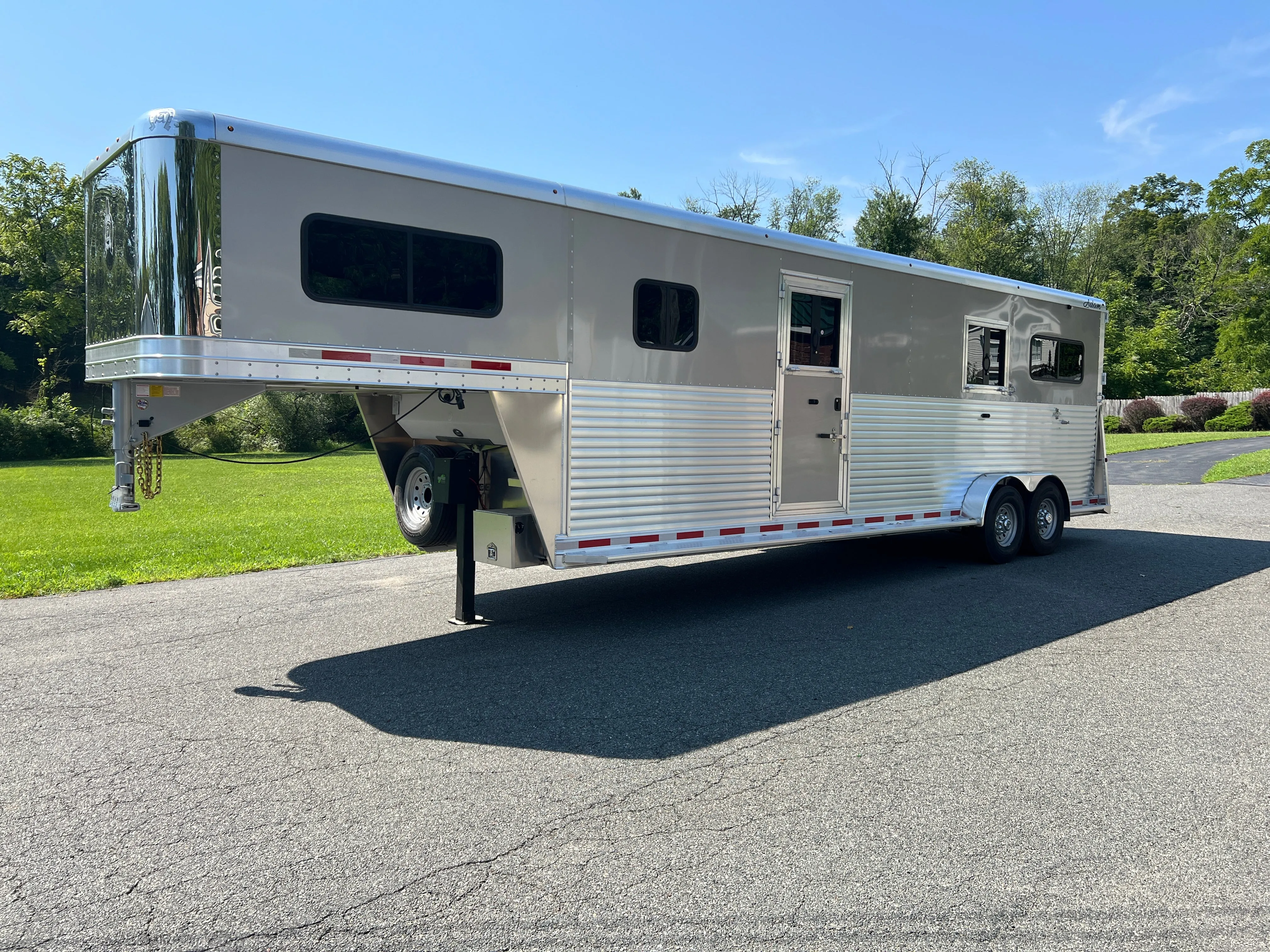 New 2025 Adam Pro-Classic Model GS152 (2 1) All Aluminum Gooseneck Straight Load Trailer with Dressing Room