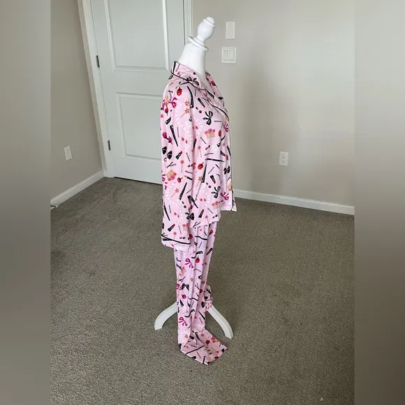 NWT Kate Spade 2 Piece Pajama Set with Cosmetic Design Size XL.