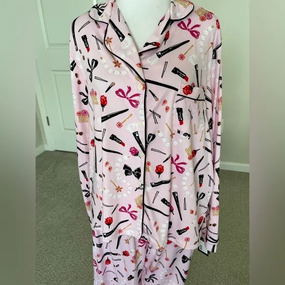 NWT Kate Spade 2 Piece Pajama Set with Cosmetic Design Size XL.