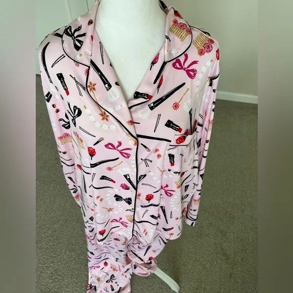 NWT Kate Spade 2 Piece Pajama Set with Cosmetic Design Size XL.