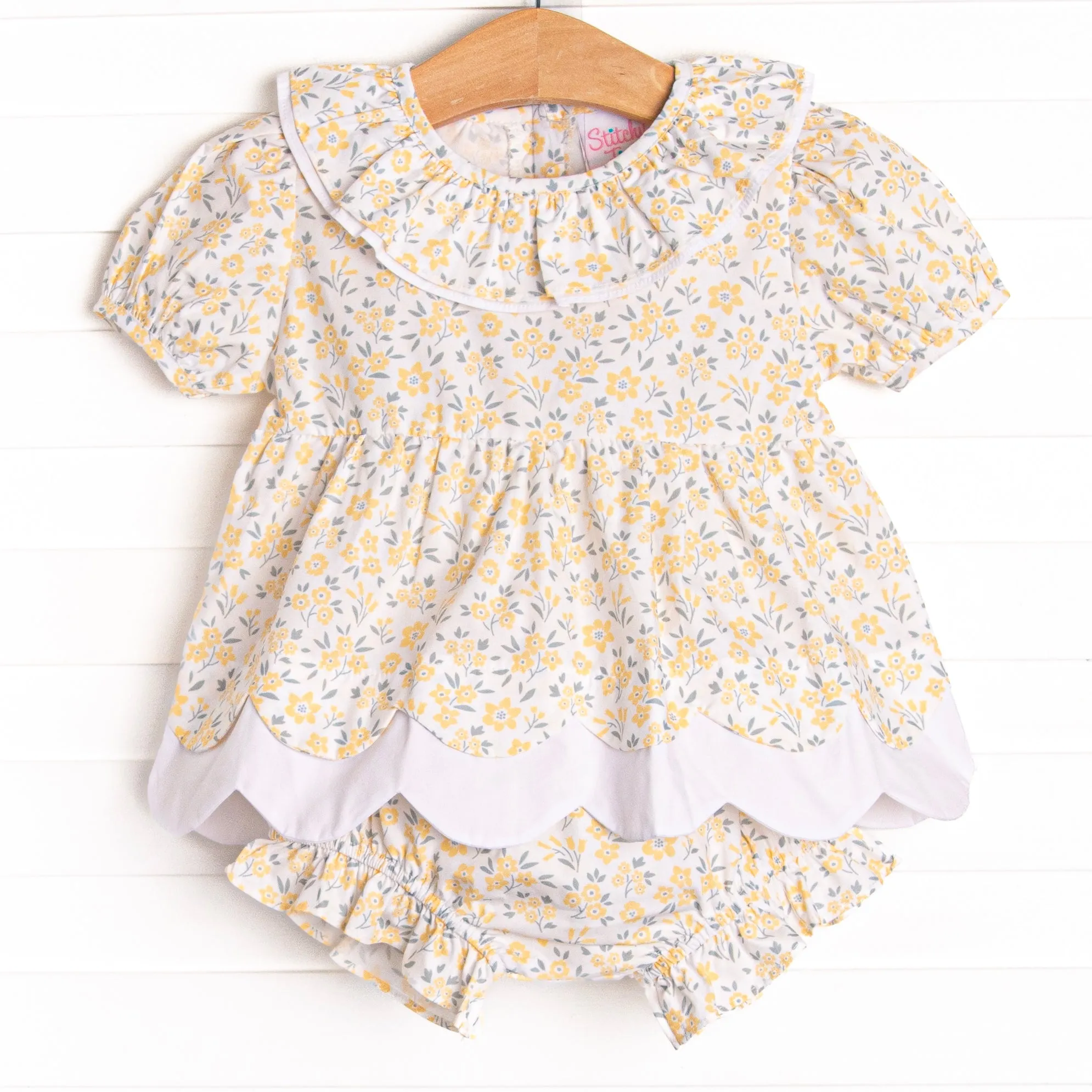 Portofino Petals Diaper Set, Yellow