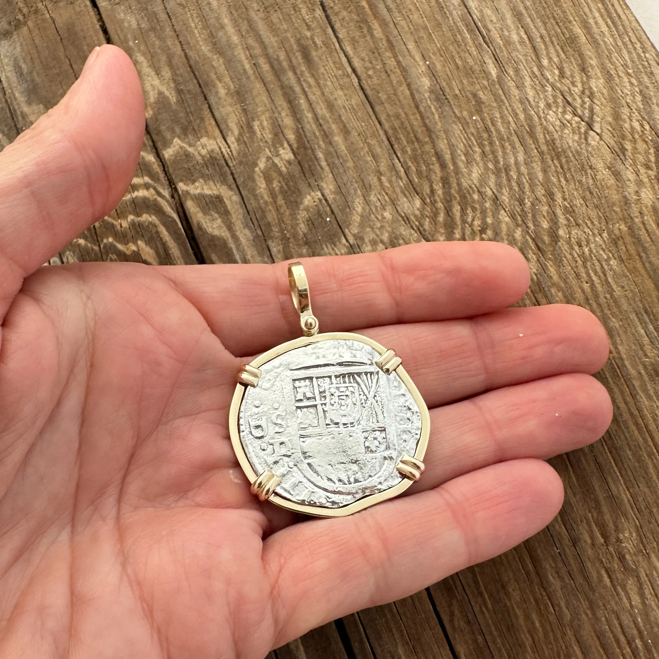 Sao Jose Shipwreck Coin Pendant in 14k #05SJ-000136