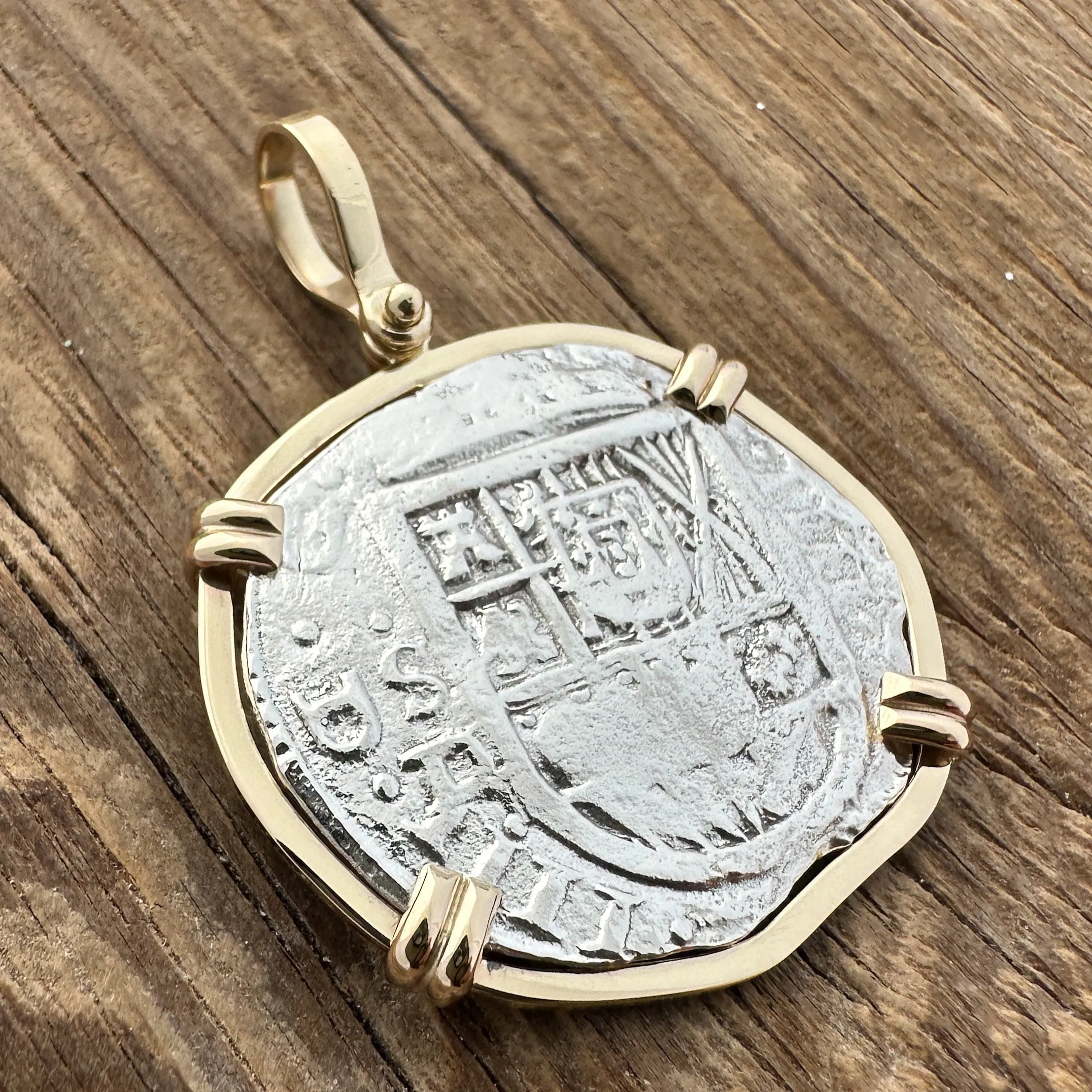 Sao Jose Shipwreck Coin Pendant in 14k #05SJ-000136