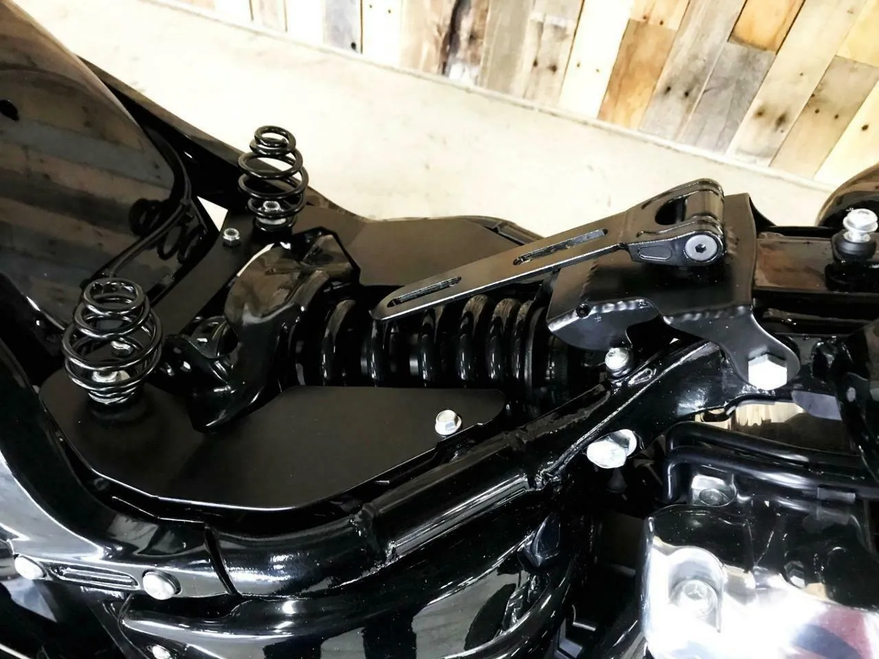 Seat 2018-2025 Harley Softail 11x16" Spring Conversion Mounting Kit P-Pad T Bib bc