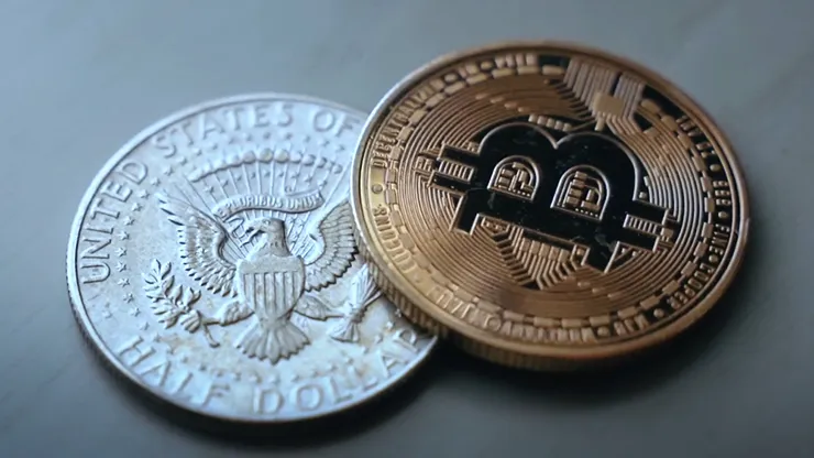 The Bitcoins Silver (3 Gimmicks and Online Instructions) by SansMinds