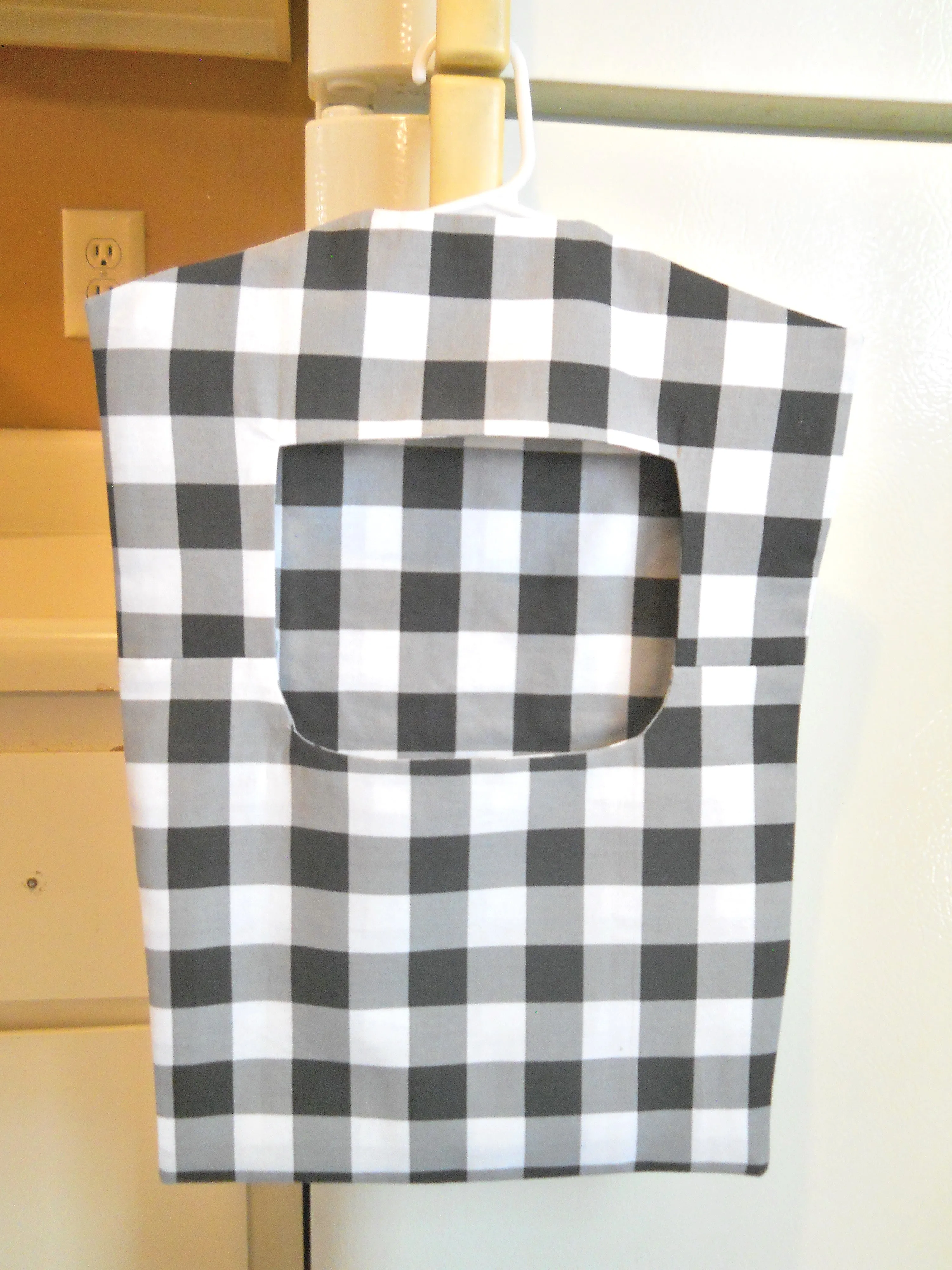 Vintage Style Clothespin Bag with Black and White Buffalo Checks
